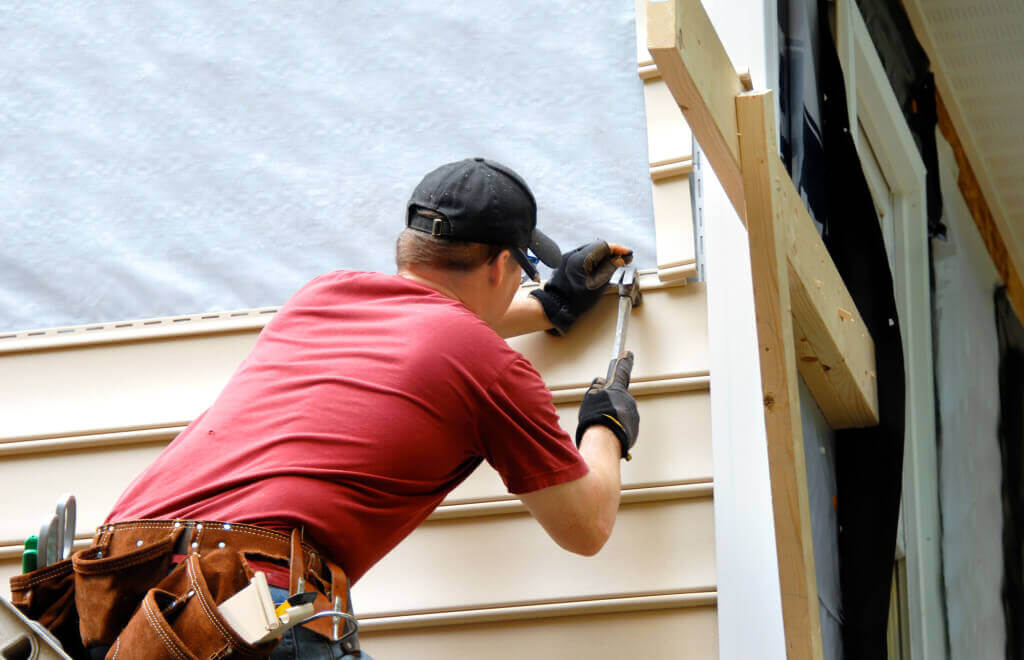 Hotel Siding: Costs & Maintenance